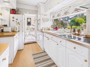 KITCHEN- click for photo gallery